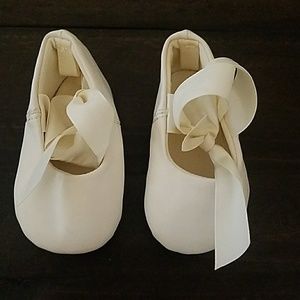Size 1 ivory ballet flats